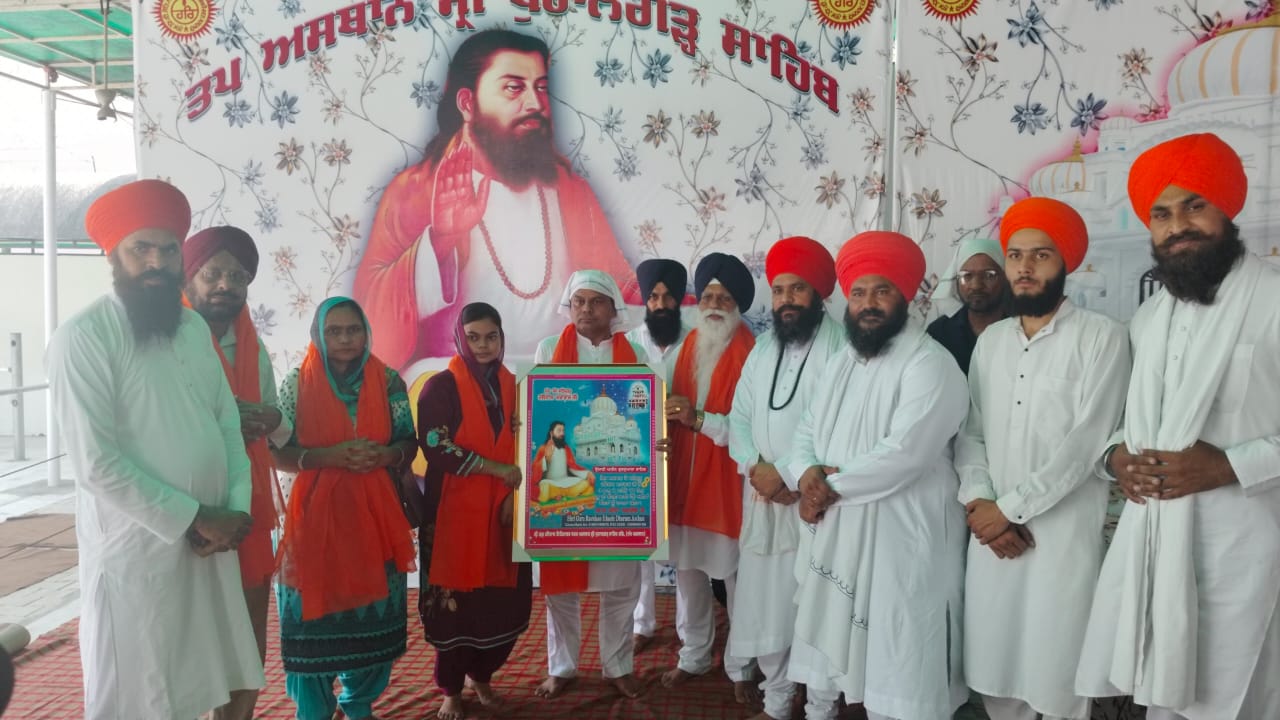 ਤਪ ਅਸਥਾਨ ਸ੍ਰੀ ਖੁਰਾਲਗੜ੍ਹ ਸਾਹਿਬ ਵਿਖੇ ਧਾਰਮਿਕ ਸਮਾਗਮ ਮੌਕੇ ਵੱਡੀ ਗਿਣਤੀ ਸੰਗਤਾਂ ਹੋਈਆਂ ਨਤਮਸਤਕ।